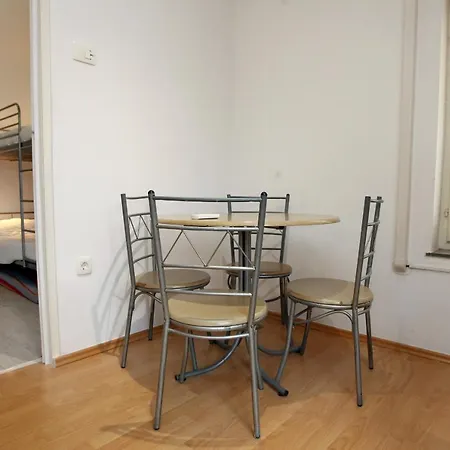 Apartma Park V Portorozu Bla - Park In Bla ポルトローシュ